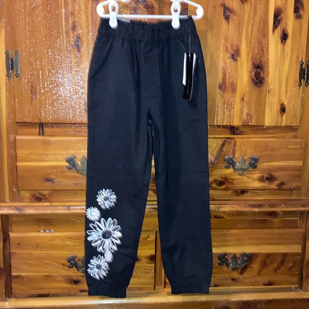 BRAND NEW GIRLS PANTS SIZE 8! NWT! SMOKE FREE HOME!